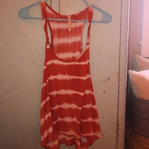 tie-dye red and white tank top!